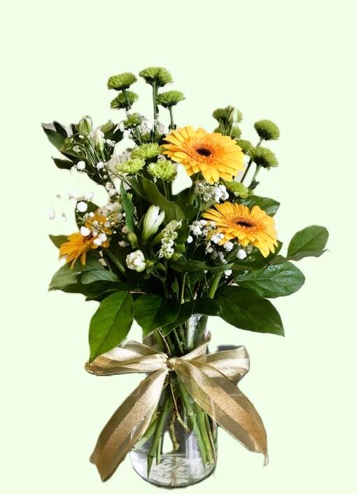 yellow daisy flower arrangement